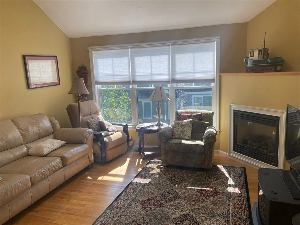 1 Jefferson Ct, Uxbridge