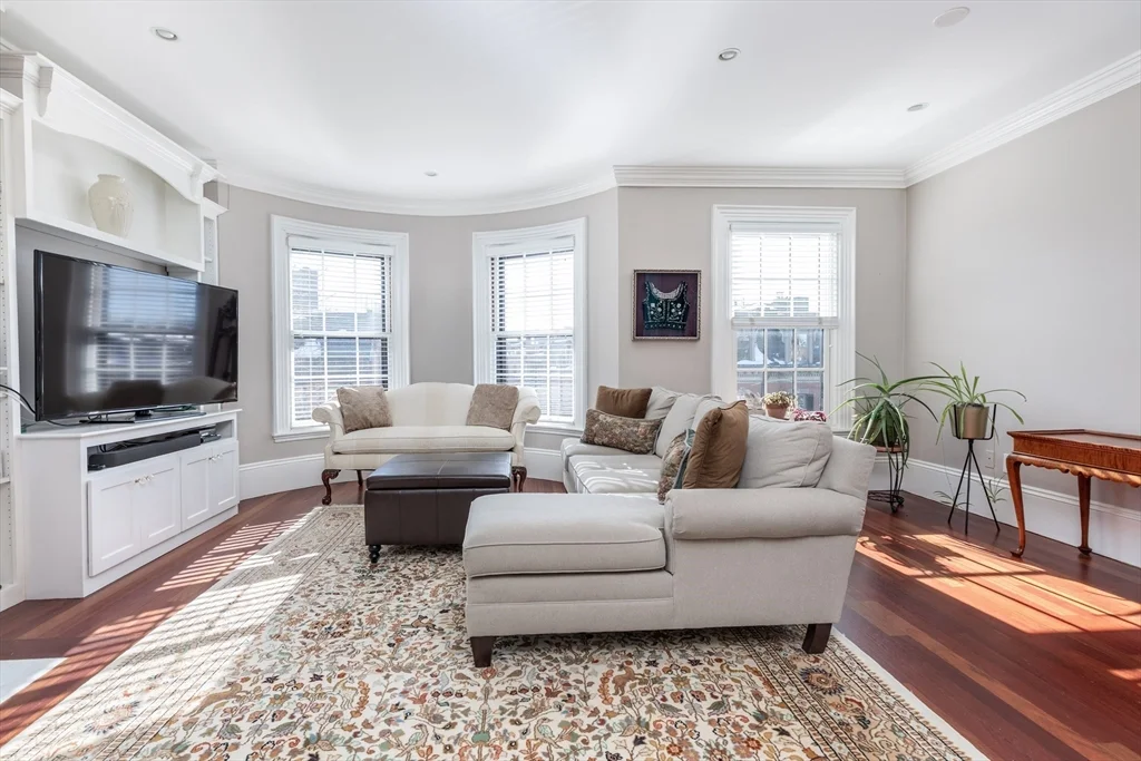 83 Montgomery St, South End