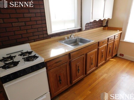 14 Adams St, Watertown