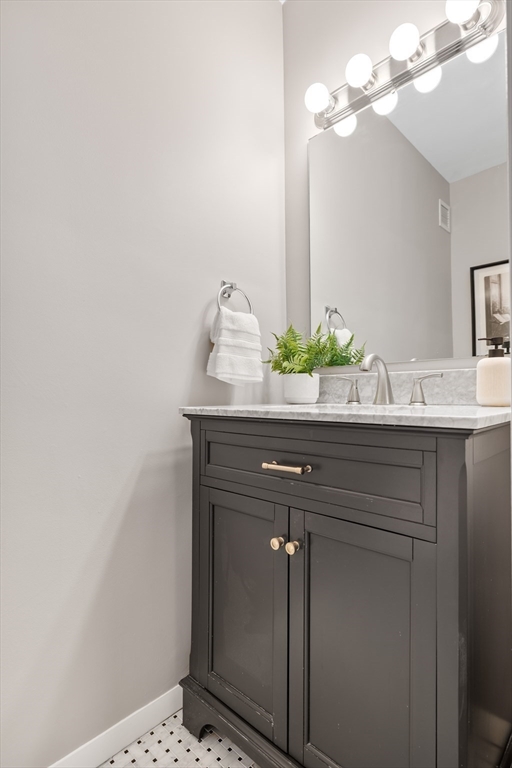 85 E India Row, Waterfront