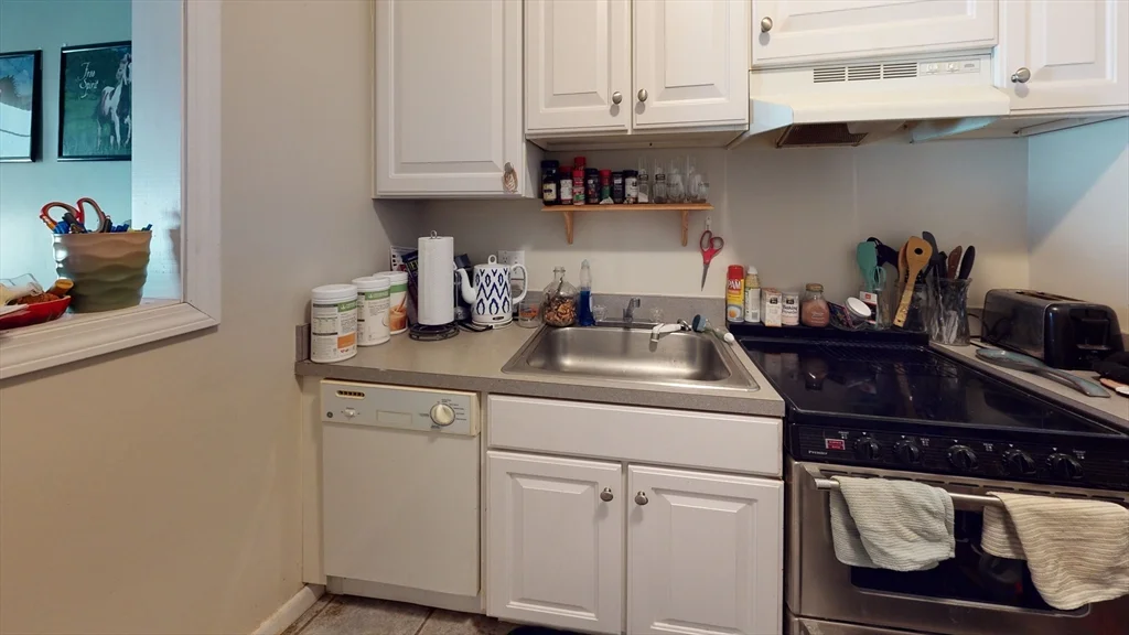 15 University Rd, Brookline Hills