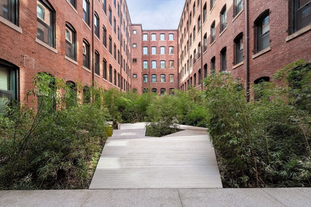 9 West Broadway, South Boston