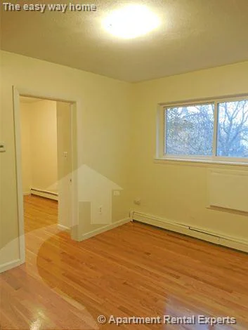 19 Pine St, Central Square