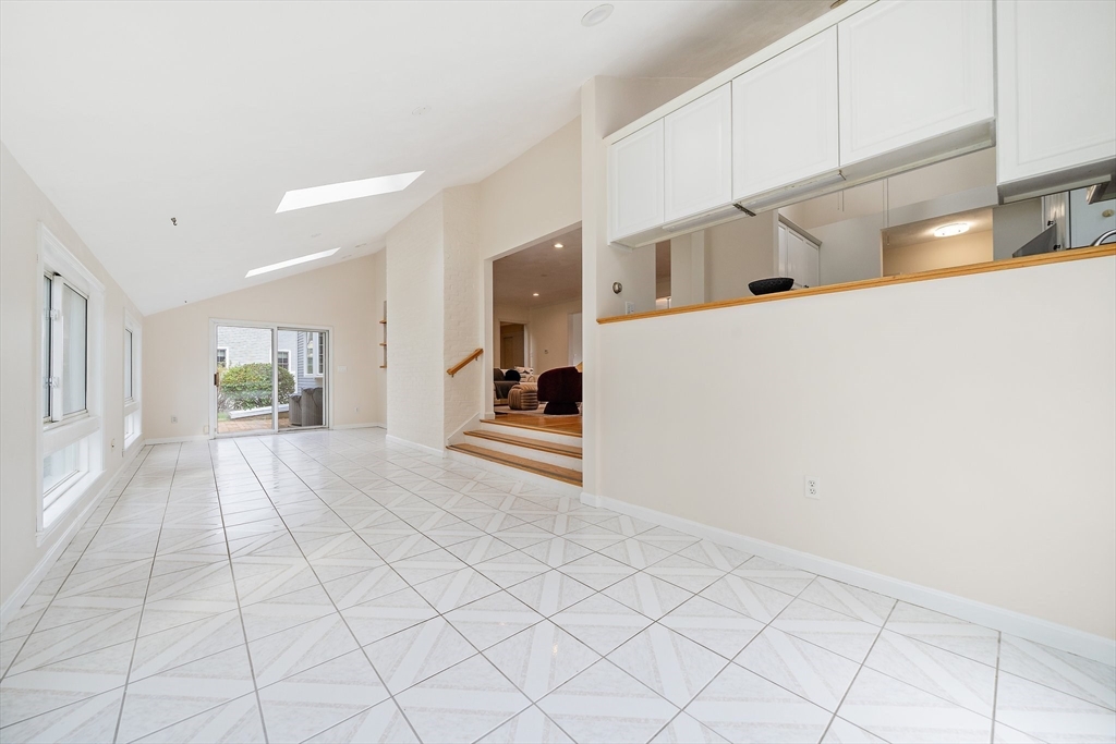 28 Mansfield Rd, Wellesley