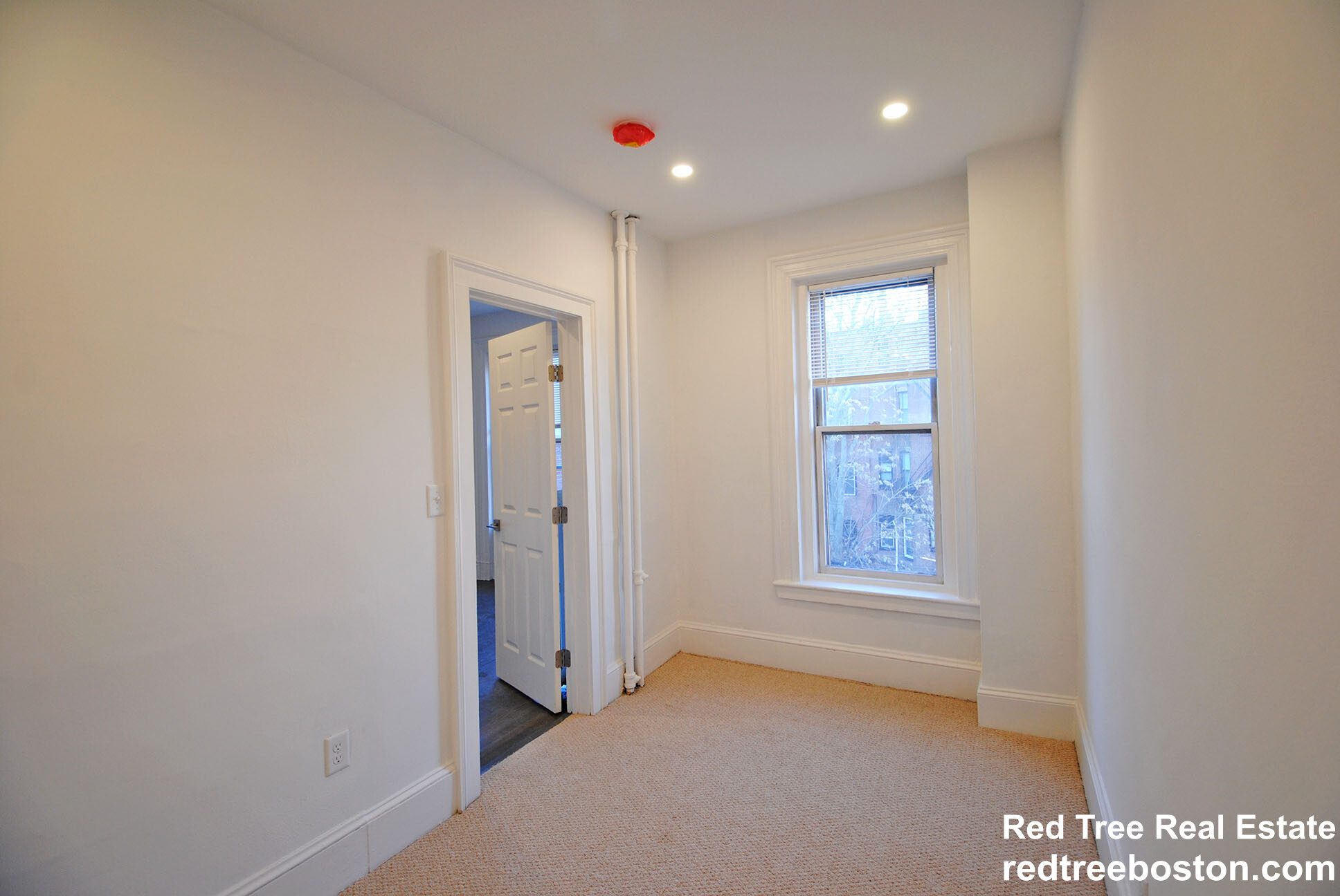 225 Newbury St, Back Bay