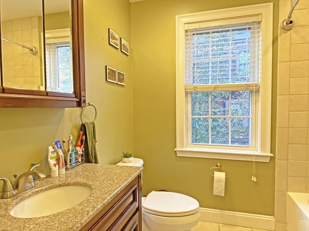 375 Lowell Ave, Newtonville