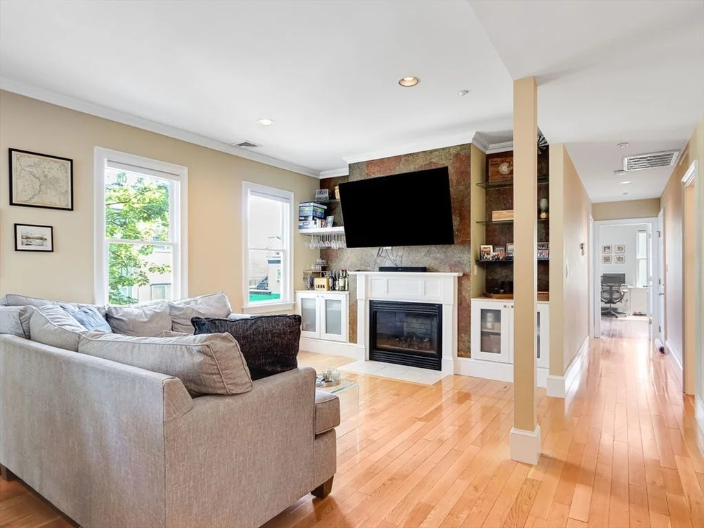 201 K St, South Boston