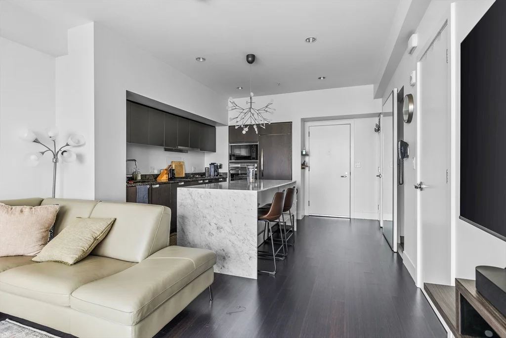 110 Stuart St, Back Bay