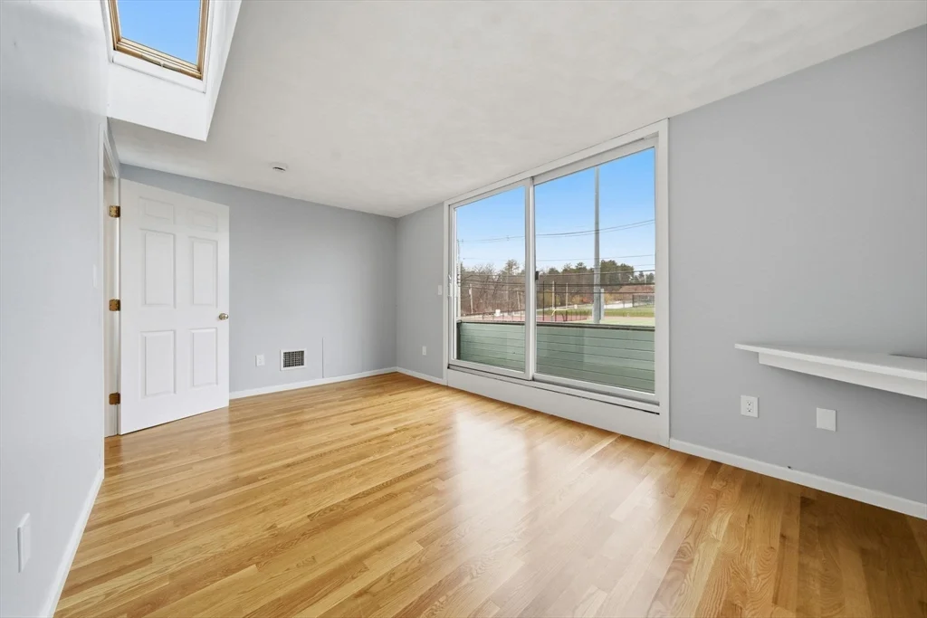 184 Park St, North Reading