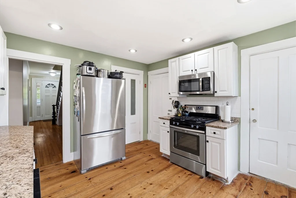 5 Osgood Pl, Amesbury