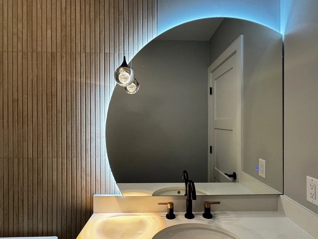 12 Linden St, Natick