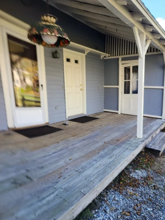 125 Center St, Lee