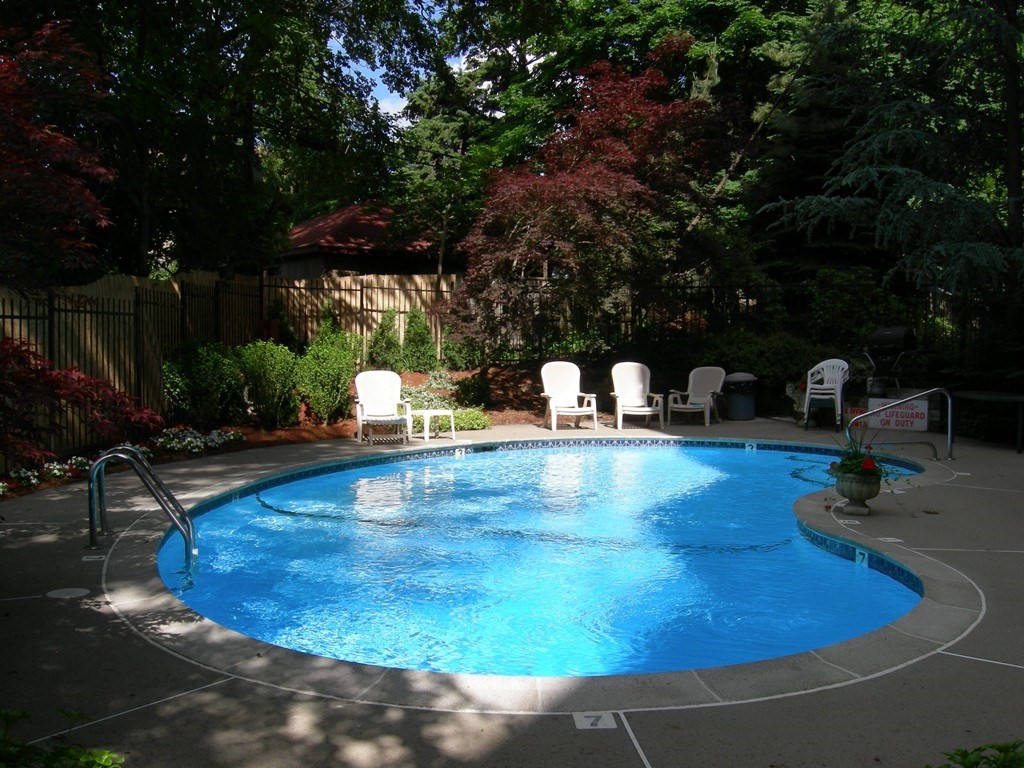 1949 Commonwealth Ave, Brighton