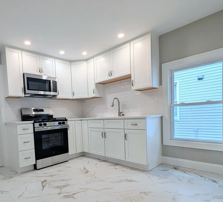 121 Whitman St, New Bedford