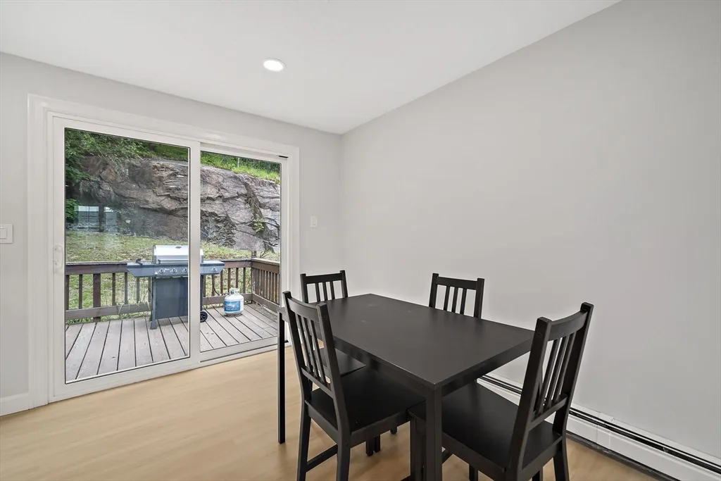 6 Skyview Rd, Woburn