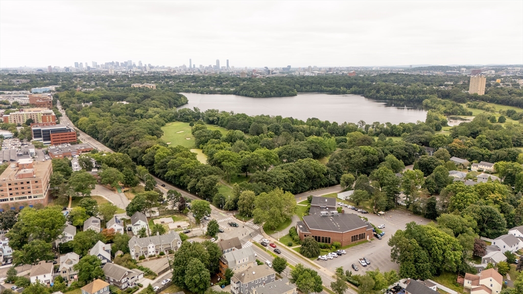 35 Hamilton Rd, Belmont