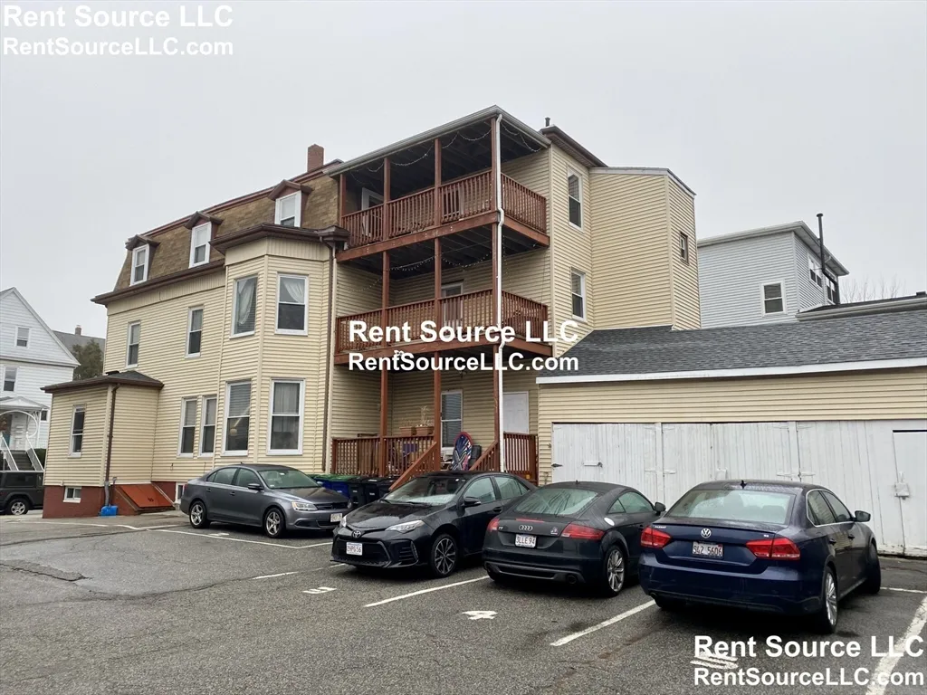 271 Highland Ave, Powder House Square