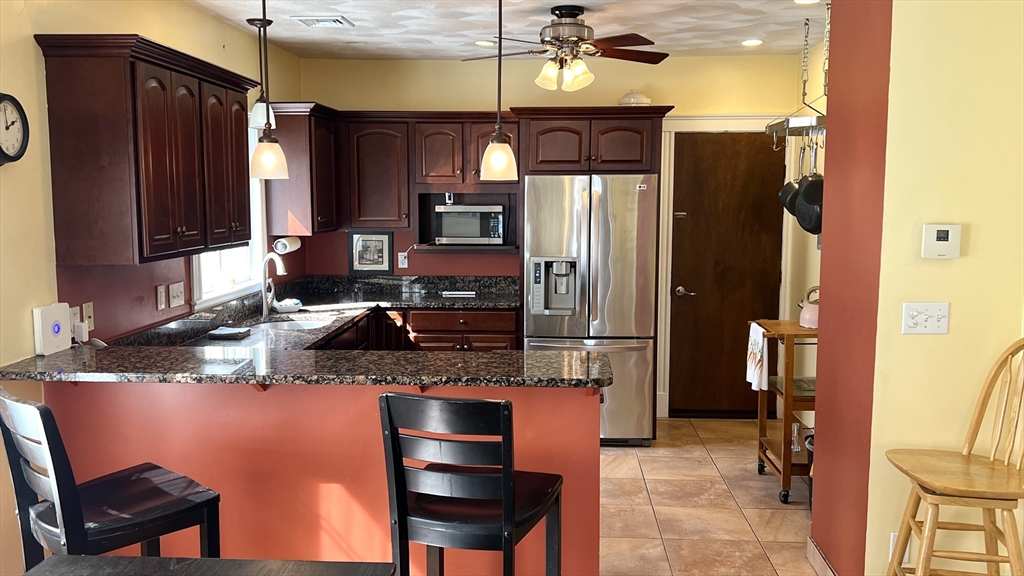 59 Cottage Park Rd, Winthrop