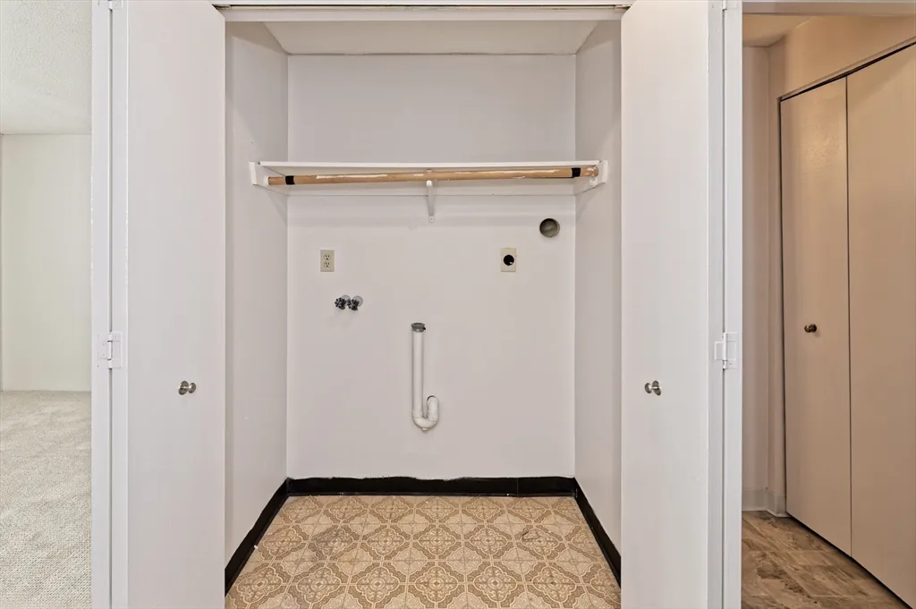 3 Post Oak Ln, Natick