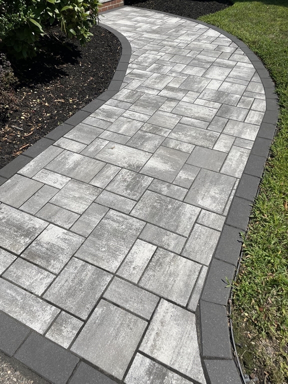 24 Endean Dr, Walpole