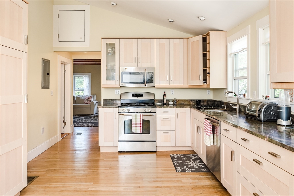 50 Waterhouse St, Teele Square