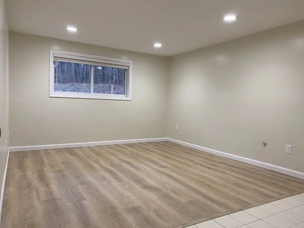 176 Maple Ave, Rutland