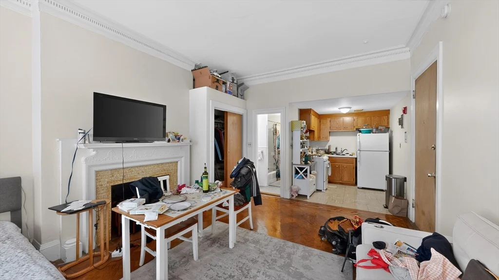 1069 Beacon St, Coolidge Corner