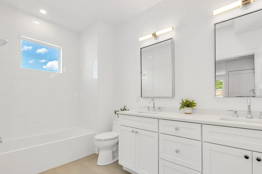 142 Birch St, Roslindale