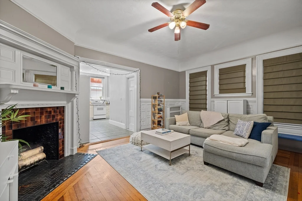 259 Beacon St, Back Bay