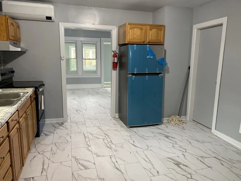 249 Commonwealth Ave, Springfield