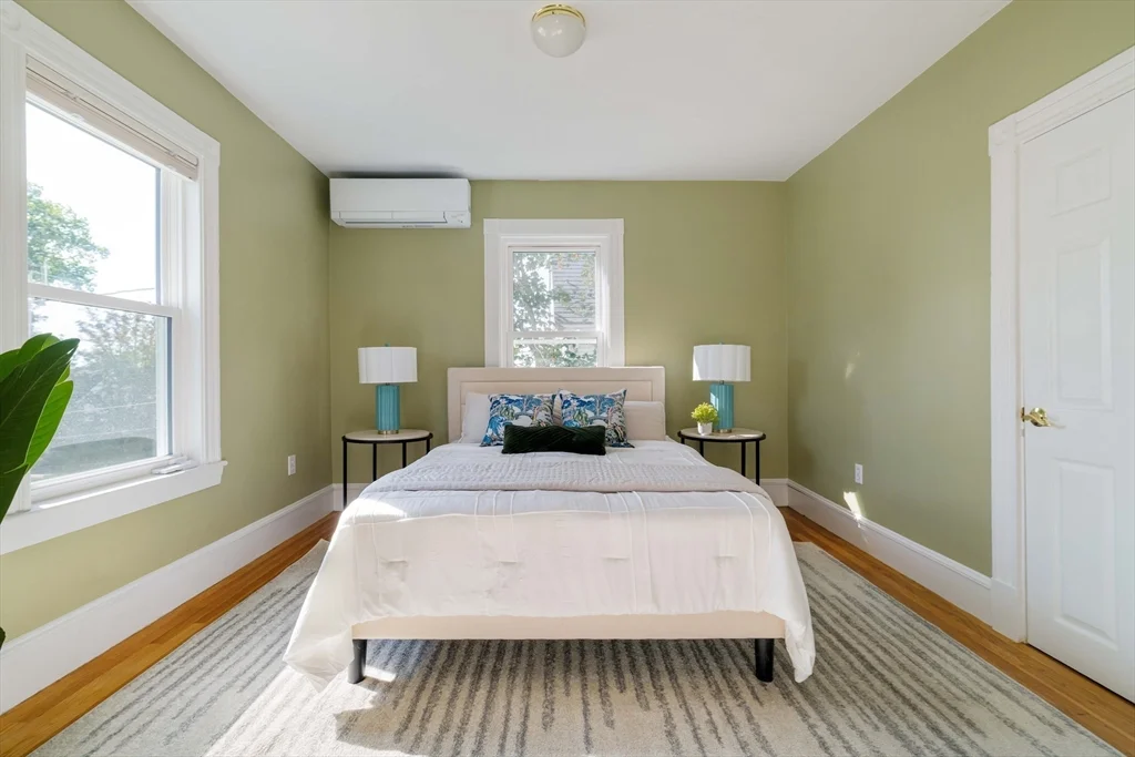 87 College Ave, Medford