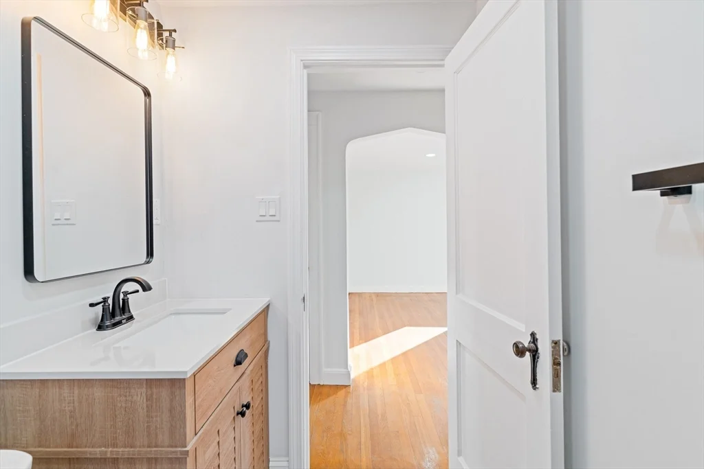 126 Washington Ave, Waltham