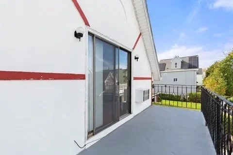 153 A Belmont St, Everett