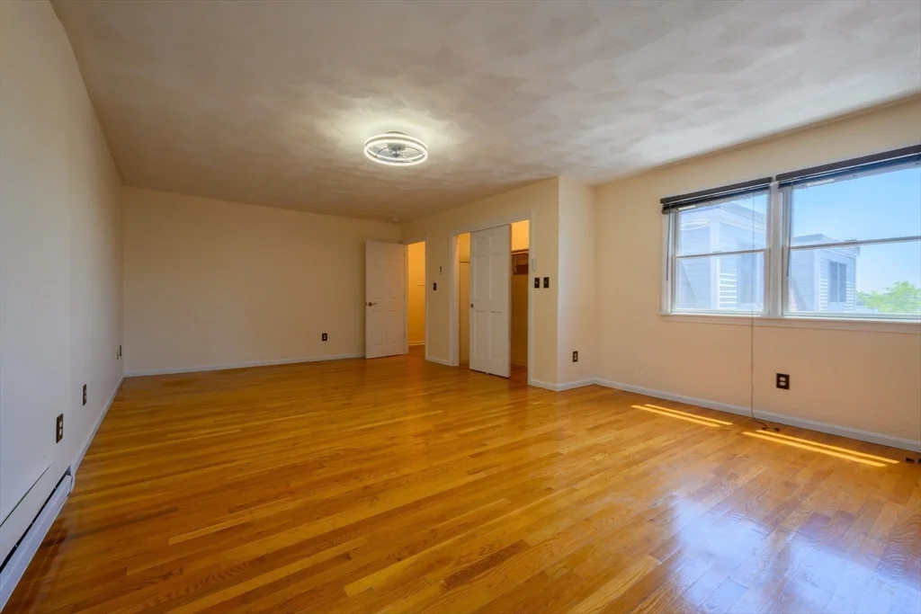 1440 Columbia Rd, South Boston