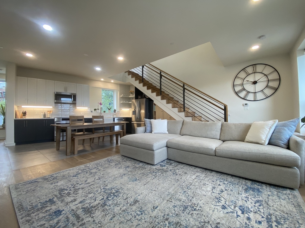 78 Fort Ave, Roxbury