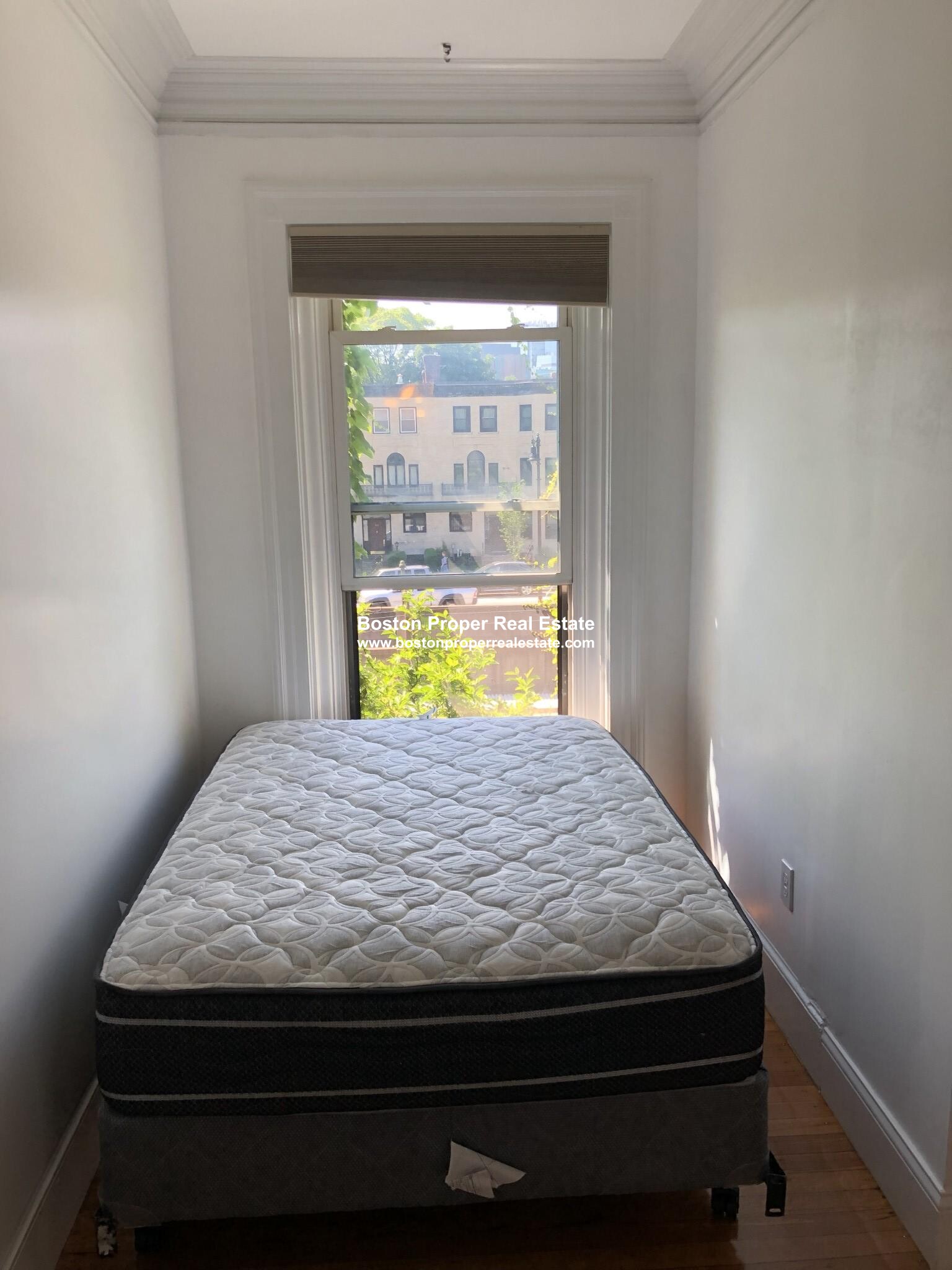 918 Beacon St, Fenway