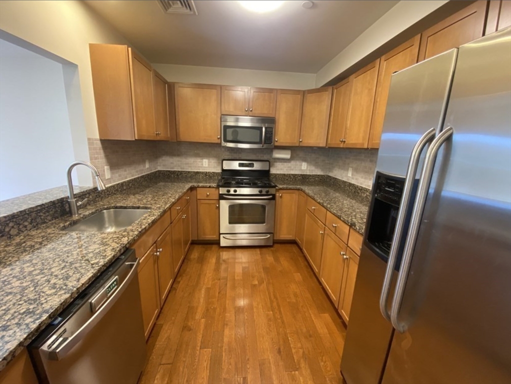 391 Pleasant St, Melrose