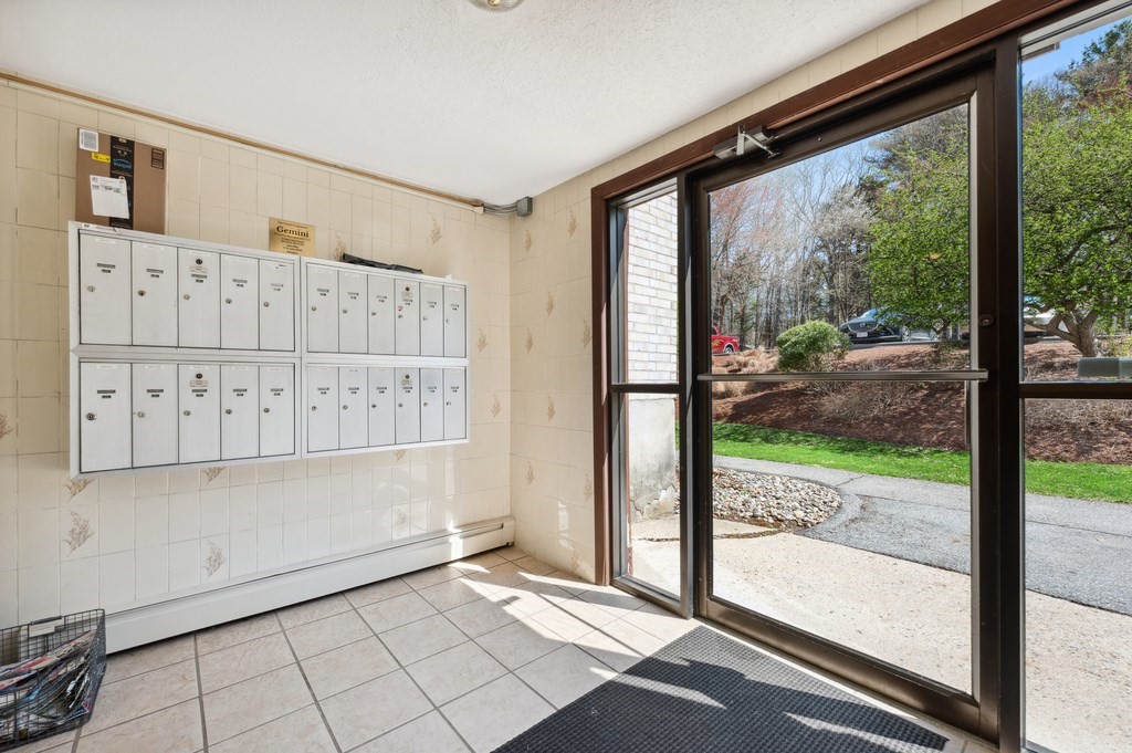 7 Greenbriar Dr, North Reading