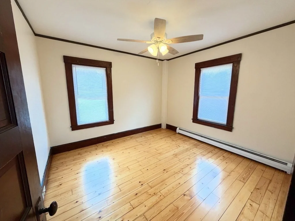 38 A St, West Warren