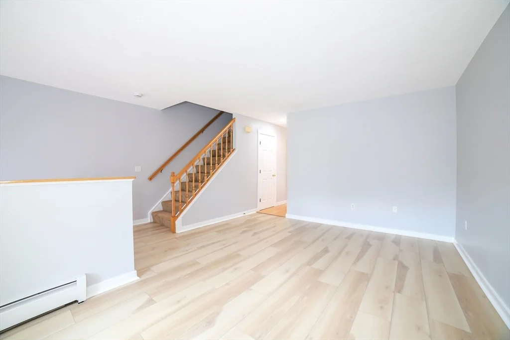 64 Camelot Dr, Tatnuck