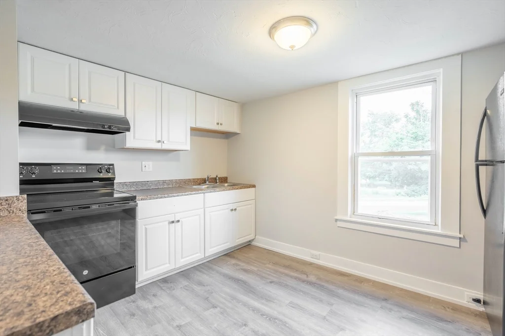 85 E Main, West Brookfield