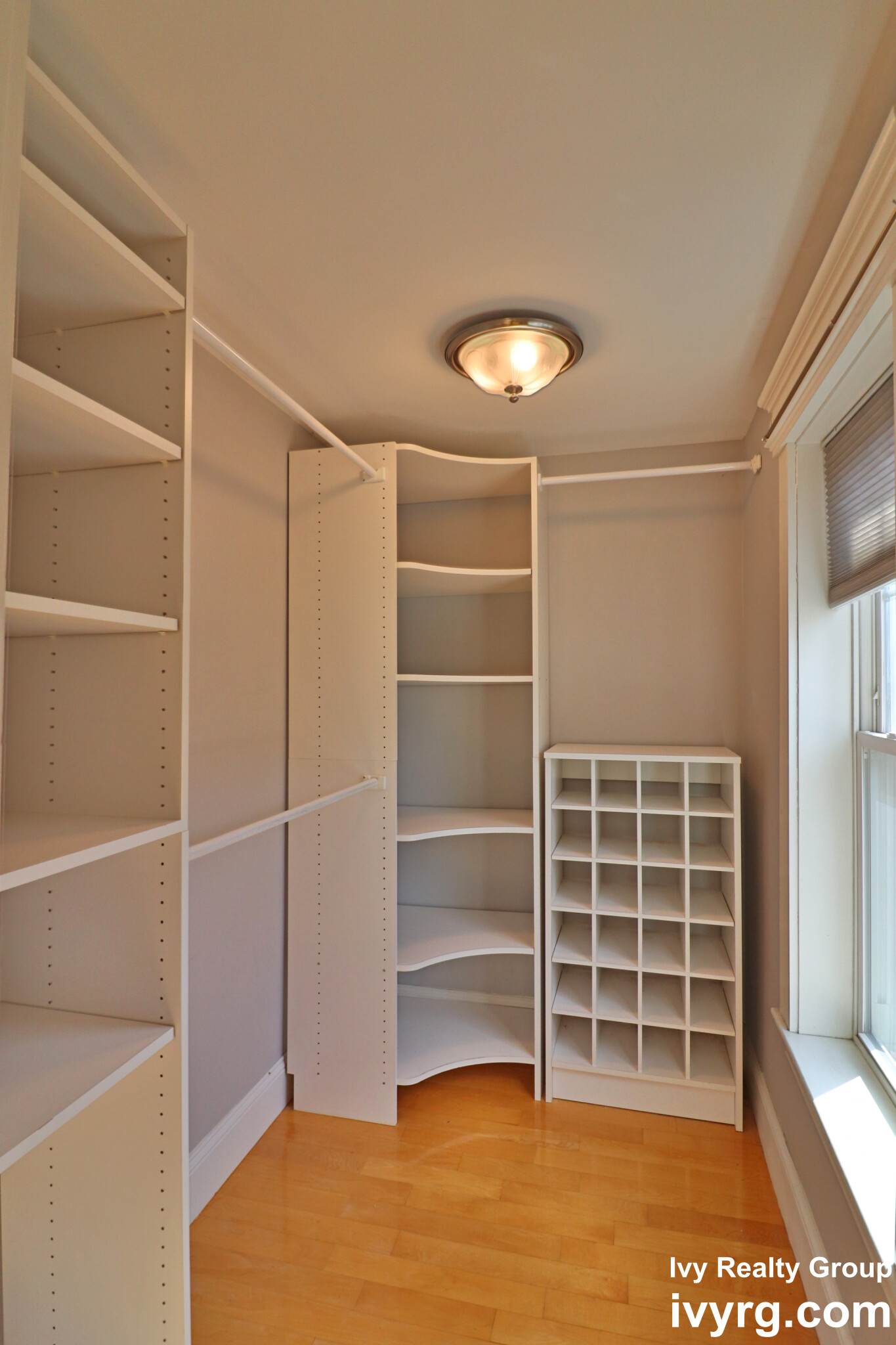 10 Mohawk St, South Boston