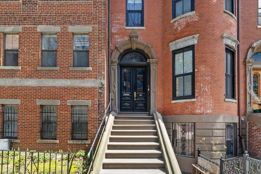 298 Columbus Ave, Back Bay
