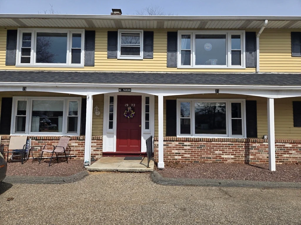 19 Chapman Ave, West Brookfield