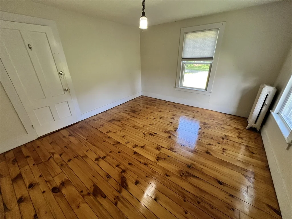 986 South East St, Amherst