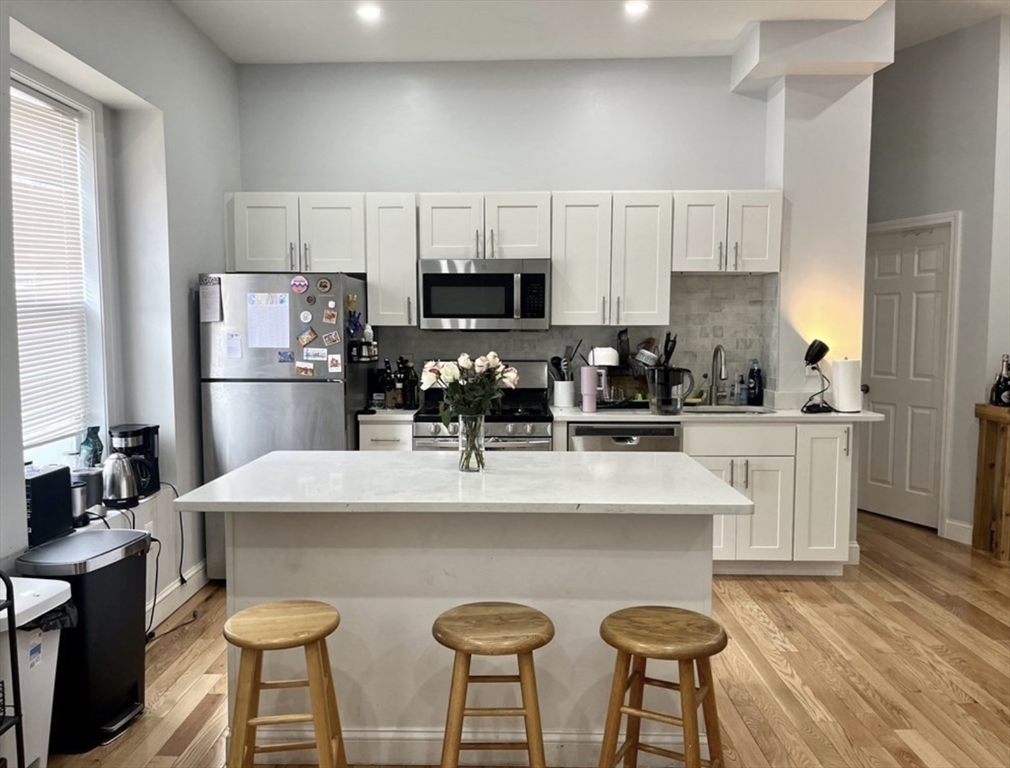 38 Regent St, Roxbury