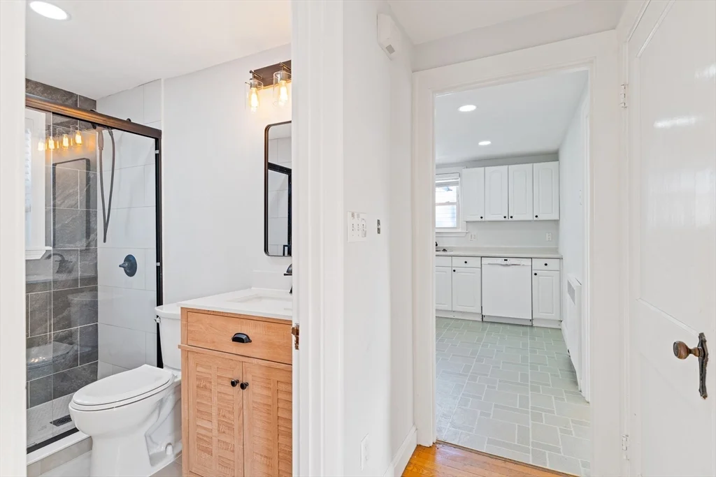 126 Washington Ave, Waltham