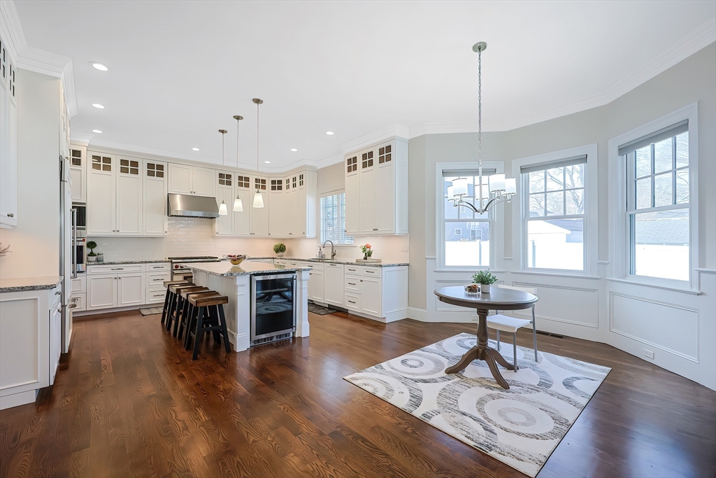 7 Marshall Rd, Wellesley