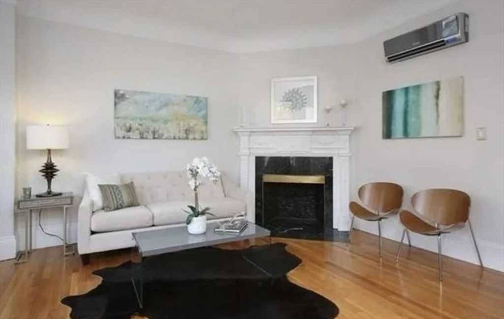 261 Beacon St, Back Bay