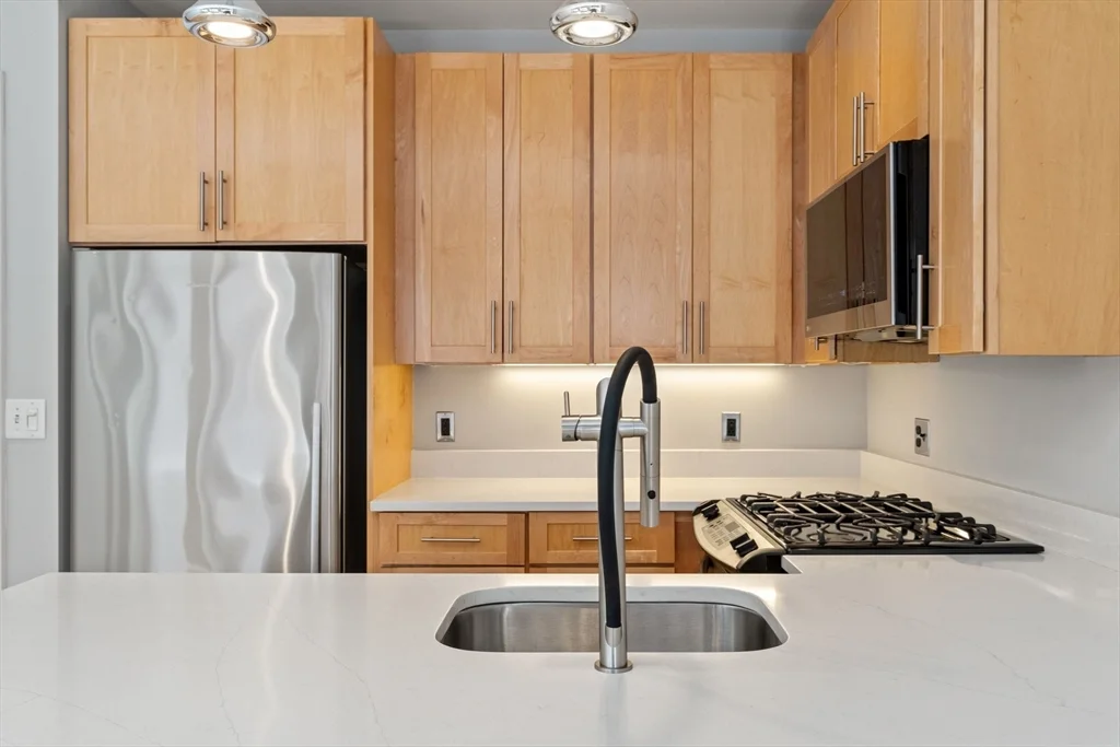 70 Lincoln, Leather District